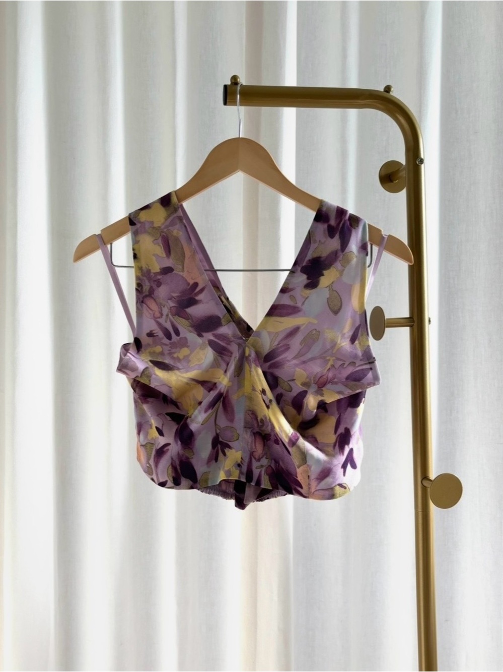 Club Monaco Lavender Floral Top - size 6 -